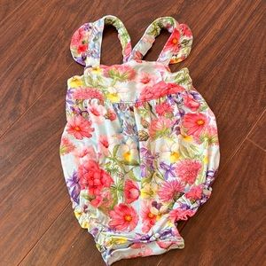 Posh Peanut baby girls Hadley floral bubble romper size 6-12 months.